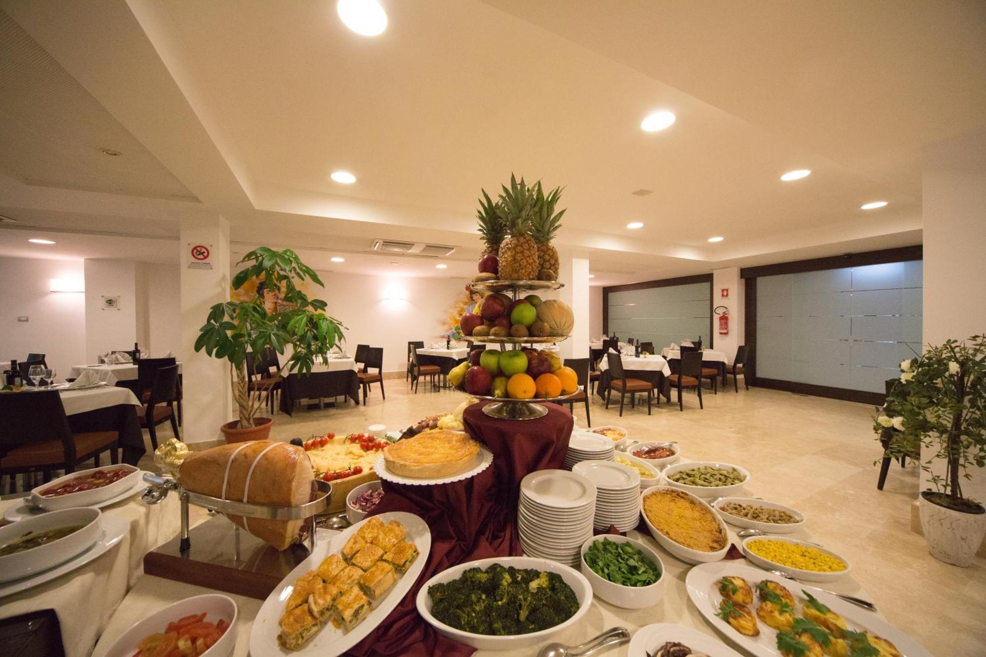 Centrum Palace Hotel & Resorts كامبوباسّو المظهر الخارجي الصورة