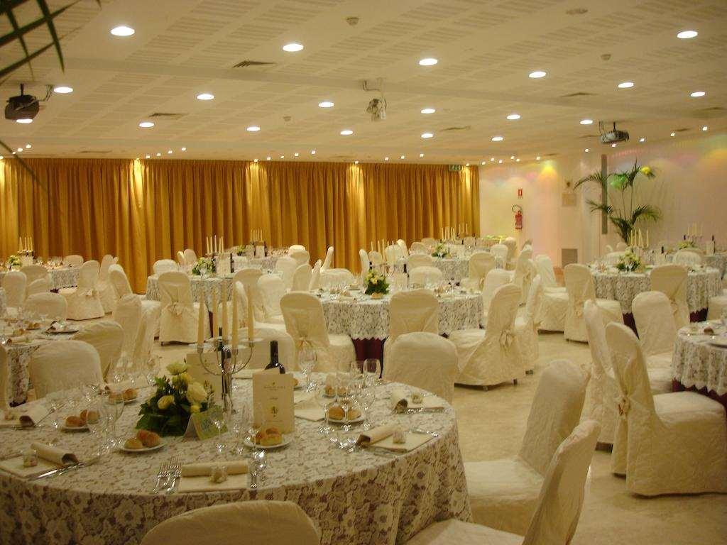 Centrum Palace Hotel & Resorts كامبوباسّو المطعم الصورة