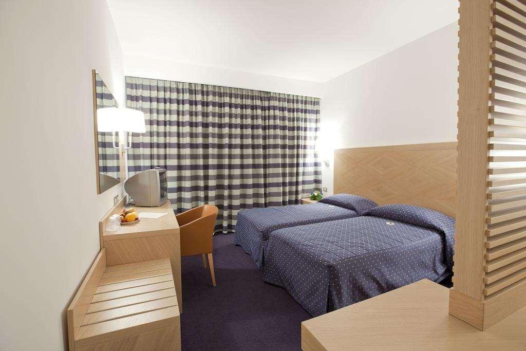 Centrum Palace Hotel & Resorts كامبوباسّو الغرفة الصورة